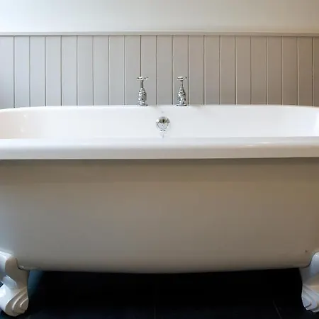 ゲストハウス ザ ハイダウェイ アット 大人専用