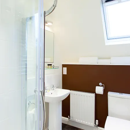 ゲストハウス ザ ハイダウェイ アット 大人専用 4*