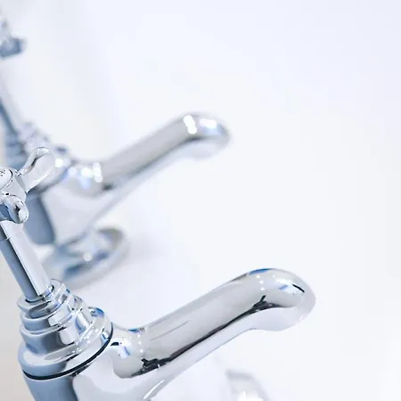 ゲストハウス ザ ハイダウェイ アット 大人専用